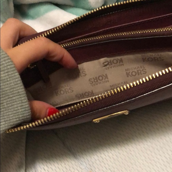 Michael Kors zipper wallet - Picture 4 of 5